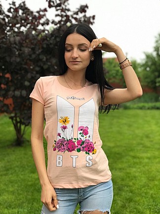 Молодіжна футболка, персикова (На об*єм грудей від 71 см до 82см)