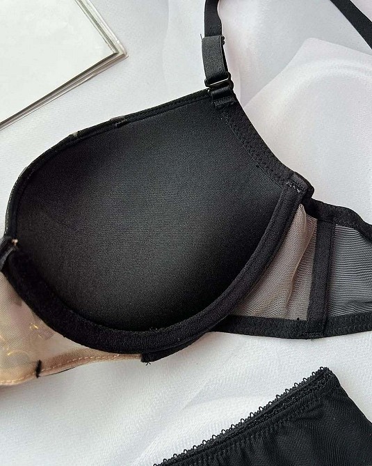 AnyConv.com__Красивая и качественная классика????Бюст на среднем пушап + бесшовные трусикиЦвета- чёрный, белыйР (1)